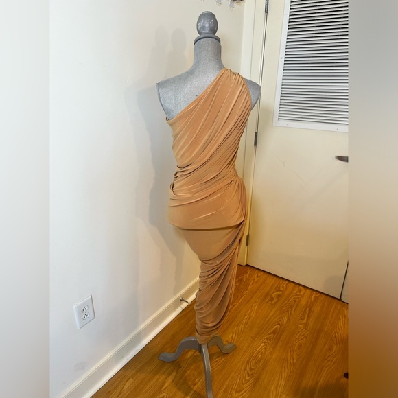 Norma Kamali X Diana Gown size M - Picture 6 of 11
